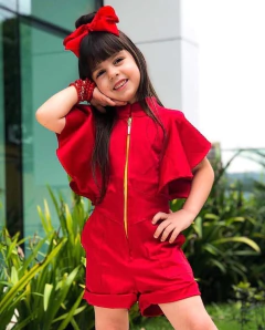 Macacão Curto Vermelho Frufru na internet