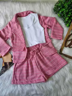 Conjunto Moletinho Xadrez Rosa 3 Peças (Blazer + Short + Blusa Branca)