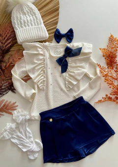 Conjunto Blusa Babados, Pedras e Laço Broche + Short Saia + Laço de Cabelo - Coisas de Dondoquinha
