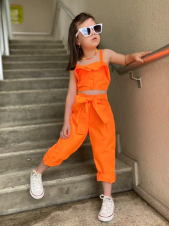 Conjunto Clochard Laranja Neon na internet