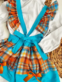 Conjunto Junino Xadrez Azul e Laranja (Salopete + Blusa + Tiara de Cabelo) - comprar online