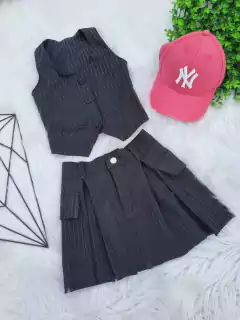 Conjunto Preto Risca de Giz (Colete + Saia)