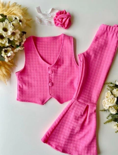 Conjunto Rosa Metalassê 3 Peças (Calça Flare + Colete + Gargatilha Flor) - comprar online