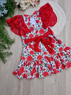 Vestido Floral com Paetê Vermelho na internet