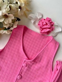 Conjunto Rosa Metalassê 3 Peças (Calça Flare + Colete + Gargatilha Flor) na internet