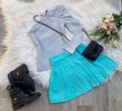 Conjunto Saia Colegial Azul + Blusinha Ombro Só