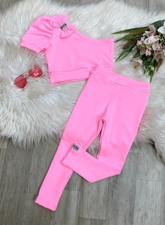 Conjunto Rosa Neon Lacinho no Ombro (Cropped + Legging)Conjunto Neon Lacinho no Ombro (Cropped + Legging)