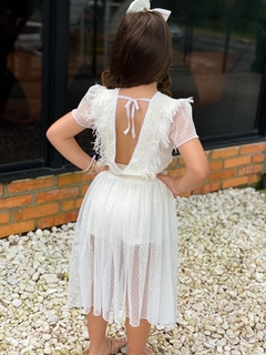 Conjunto Branco Tule com Franja (Blusa + Saia com Short + Laço de Cabelo) na internet