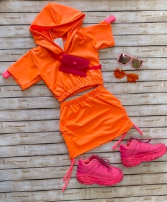Conjunto Laranja Neon com Capuz