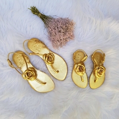 Sandália Couro Flor Camélia Dourada Mãe e Filha (Cada) - comprar online