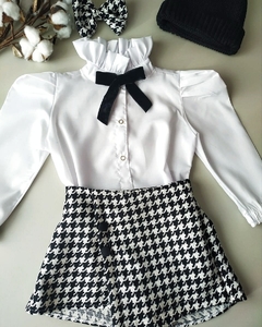Conjunto Gola Frufru Pied de Poule (Short Saia + Camisa + Laço de Cabelo)