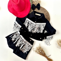 Conjunto Ana Castela Boiadeira Preto com Franja Paetê Prata (Camisa + Shorts + Laço de Cabelo) - comprar online