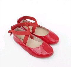 Sapatilha de elástico vermelho vibrante verniz