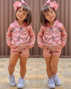Conjunto Veludo Rosa Floral
