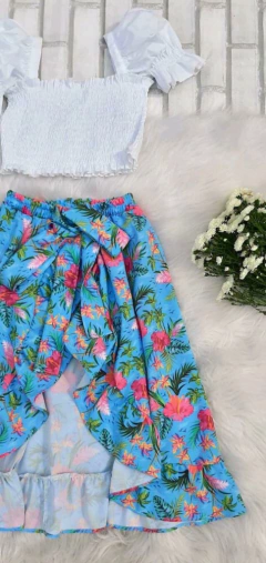 Conjunto Blusa Branca Lastex + Saia Mullet Azul Floral - comprar online