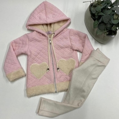 Conjunto Jaqueta Metalassê Rosa Pelinho Coração + Calça Legging Suede