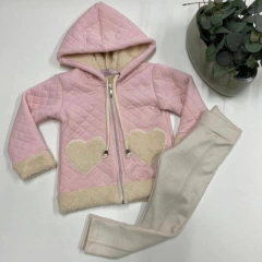 Conjunto Jaqueta Metalassê Rosa Pelinho Coração + Calça Legging Suede