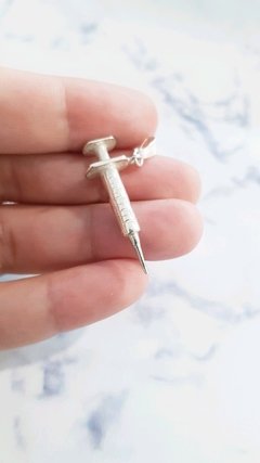 Dije Jeringa - Picasso joyeria