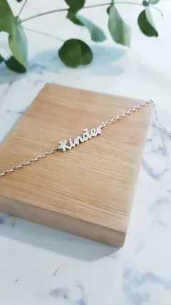 Pulsera de nombres en internet