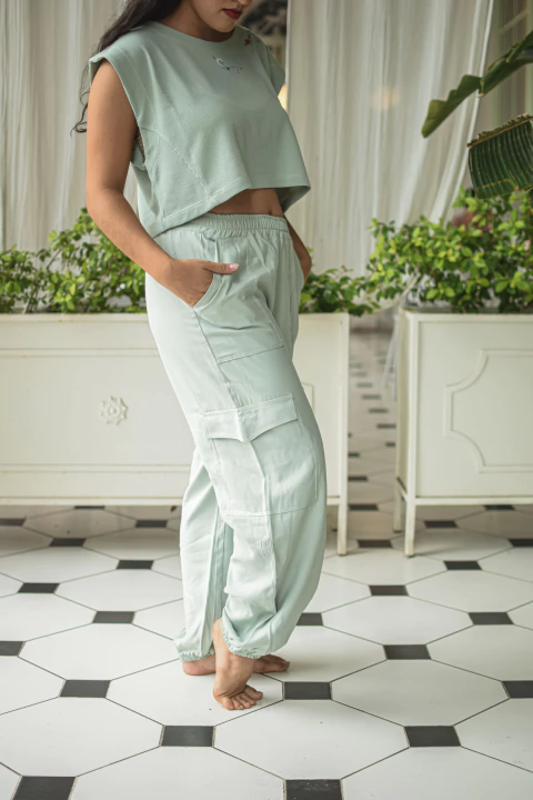 PANTALON SOMOS INFINITAS VERDE - comprar online