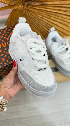 LOUIS VUITTON/ BRANCO GELO - Estações Dourada | Shoes B 