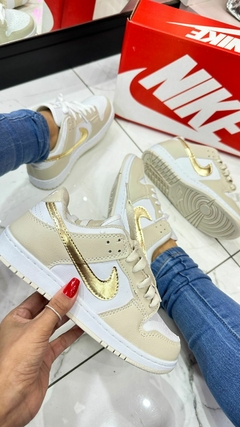 Nike Bege Ouro