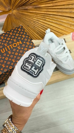 LOUIS VUITTON/ BRANCO GELO na internet