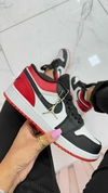 AIR JORDAN/ VERMELHO PRETO