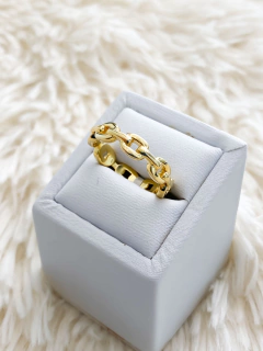 ANILLO CARMIN GOLDEN ENCADENADO - comprar online