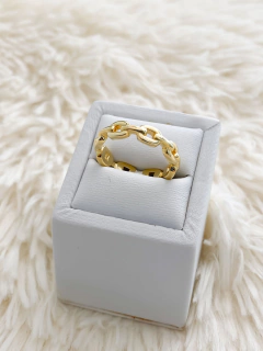 ANILLO CARMIN GOLDEN ENCADENADO