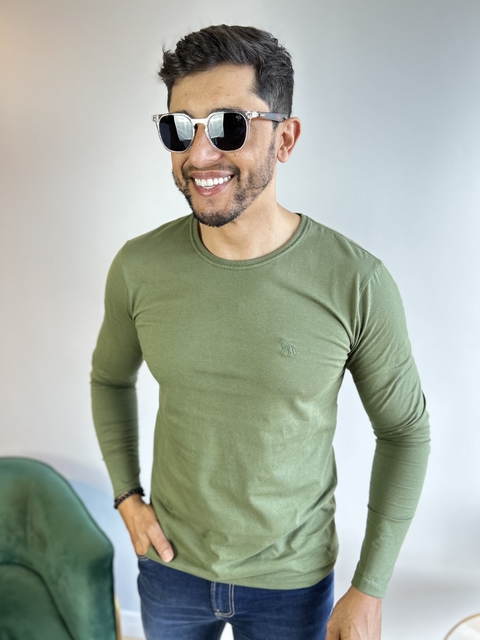 Camiseta Manga Longa Basic Verde Oliva Logo Bordada - Acostamento - Kamarim Patos