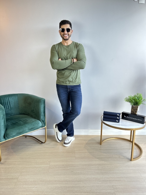 Camiseta Manga Longa Basic Verde Oliva Logo Bordada - Acostamento - loja online