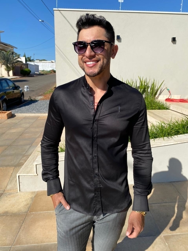 Camisa Acetinada Slim Fit Preta - Gola Padre - Zip Off - comprar online