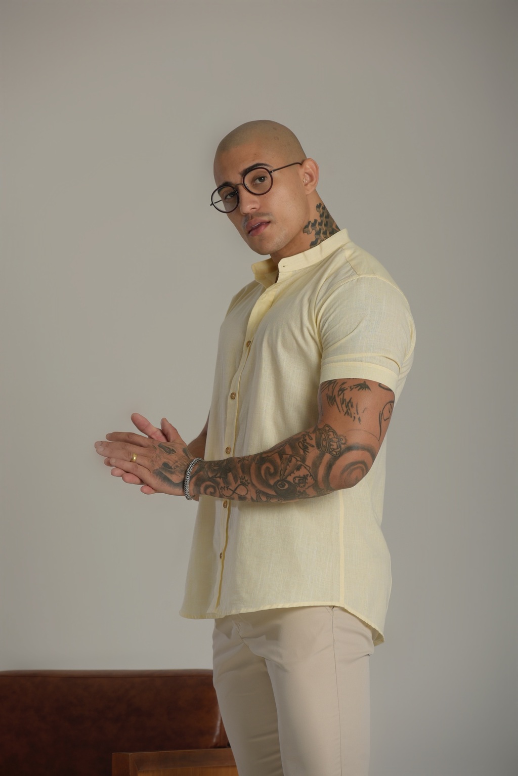 Imagem do Camisa Slim Manga Curta Linho Amarela - Gola Padre - Conquest