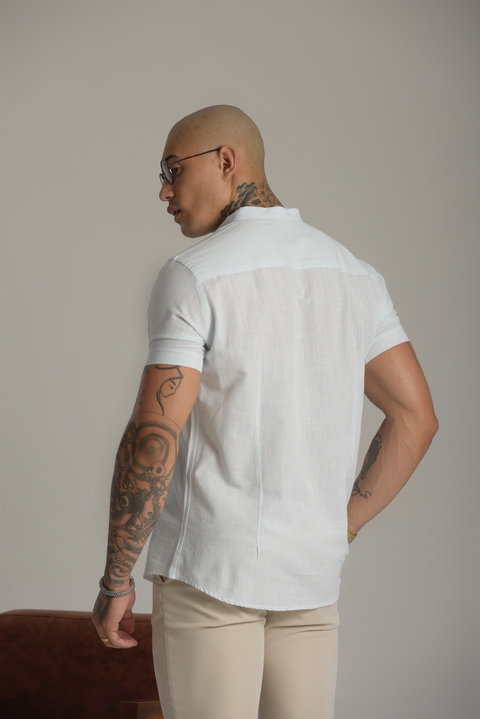 Imagem do Camisa Slim Manga Curta Linho Azul Claro - Gola Padre - Conquest