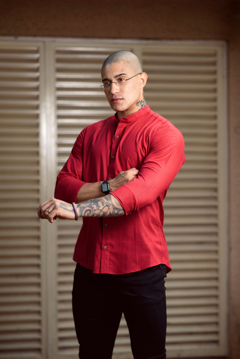 Imagem do Camisa Maldivas Slim Linho Flamê Vermelho Borgonha - Gola Padre - Conquest
