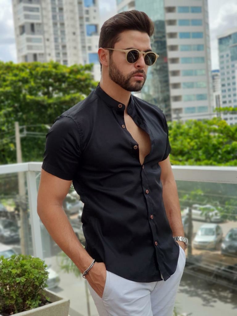 Camisa Slim Manga Curta Preta Botão Amadeirado - Gola Padre - Conquest - comprar online