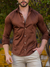 Camisa Social Slim M. Longa Acetinada Marrom Chocolate - Conquest