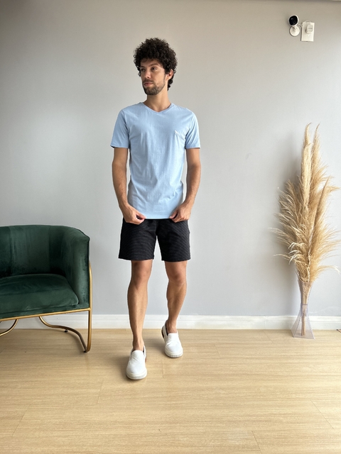 Camiseta Basica Azul Sky Gola V - Acostamento na internet