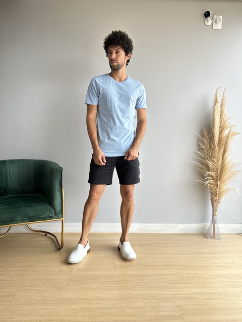 Camiseta Basica Azul Sky Gola V - Acostamento - loja online