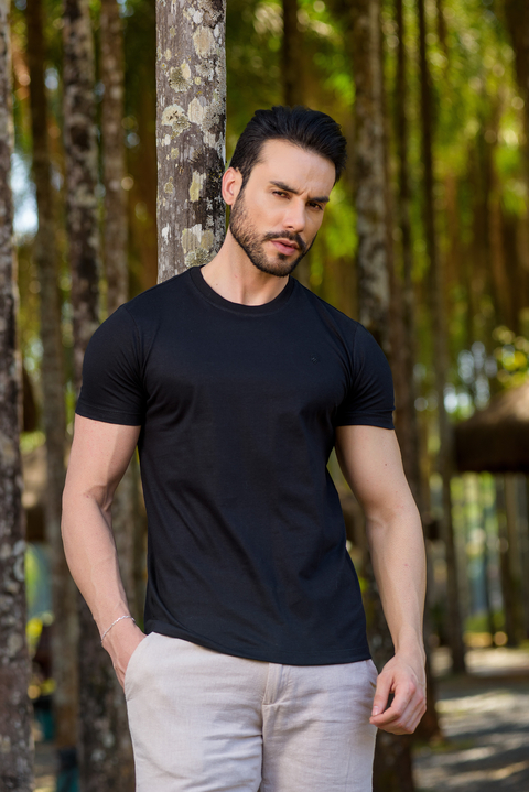 Imagem do Camiseta Básica Slim Preta - Conquest