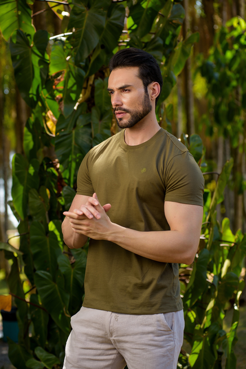 Camiseta Básica Slim Verde Musgo - Conquest na internet