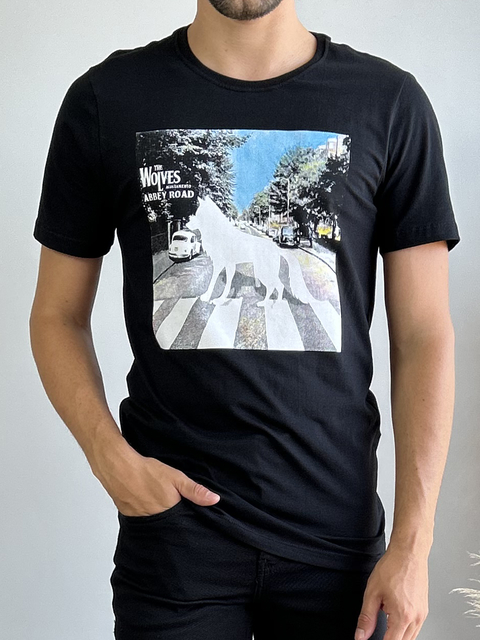 Camiseta Elastano Estampa Wolves Preta - Acostamento