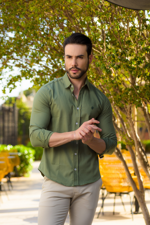 Camisa Social Slim Oxford Verde Exército - Conquest na internet