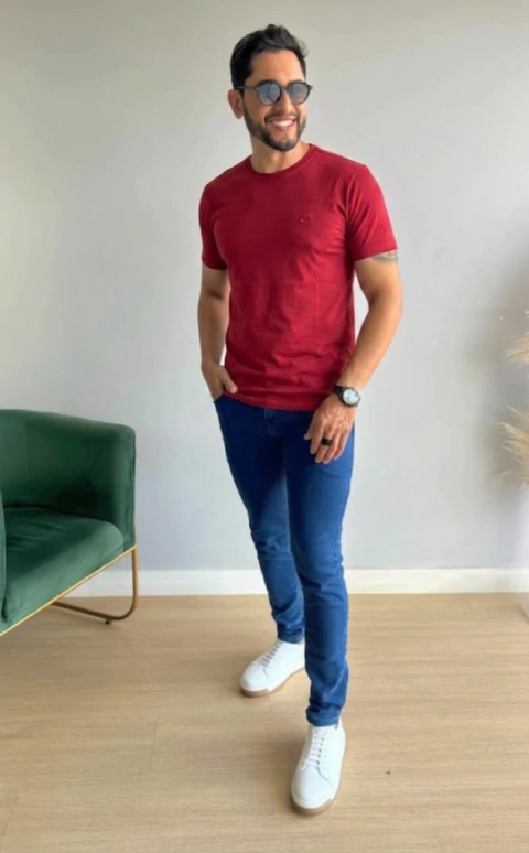 Camiseta Básica Slim Vermelho - Ogochi na internet