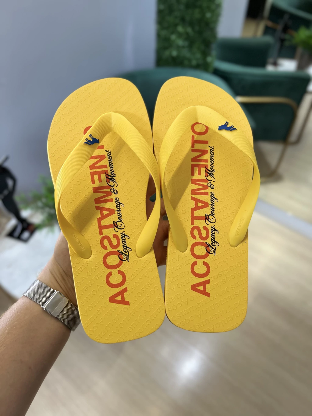Chinelo Amarelo Lettring 9020 - Acostamento na internet