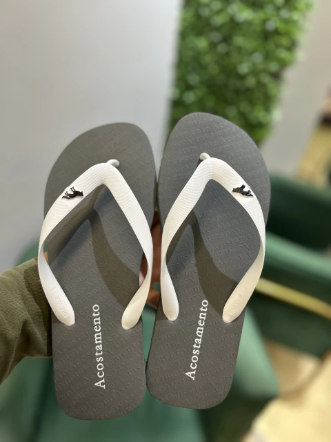 Chinelo Cinza Tira Branco - Acostamento