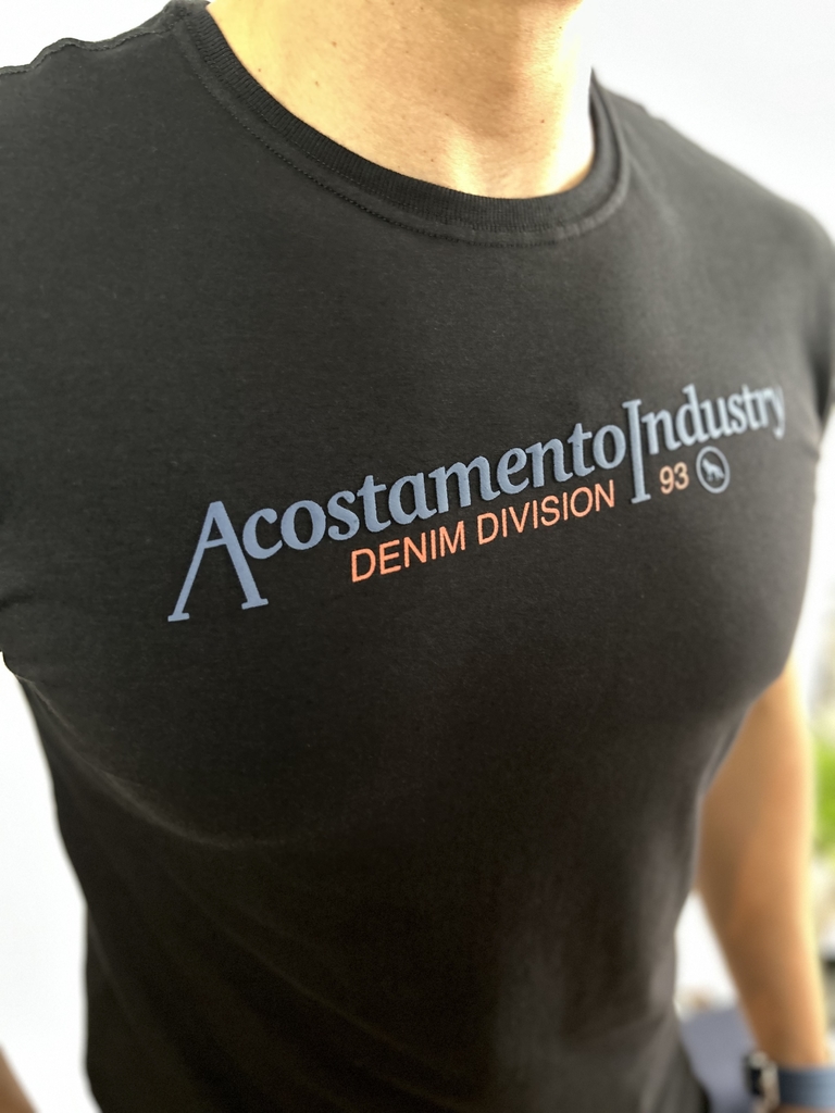 Camiseta Elastano Assinature Preta 2118 - Acostamento - comprar online