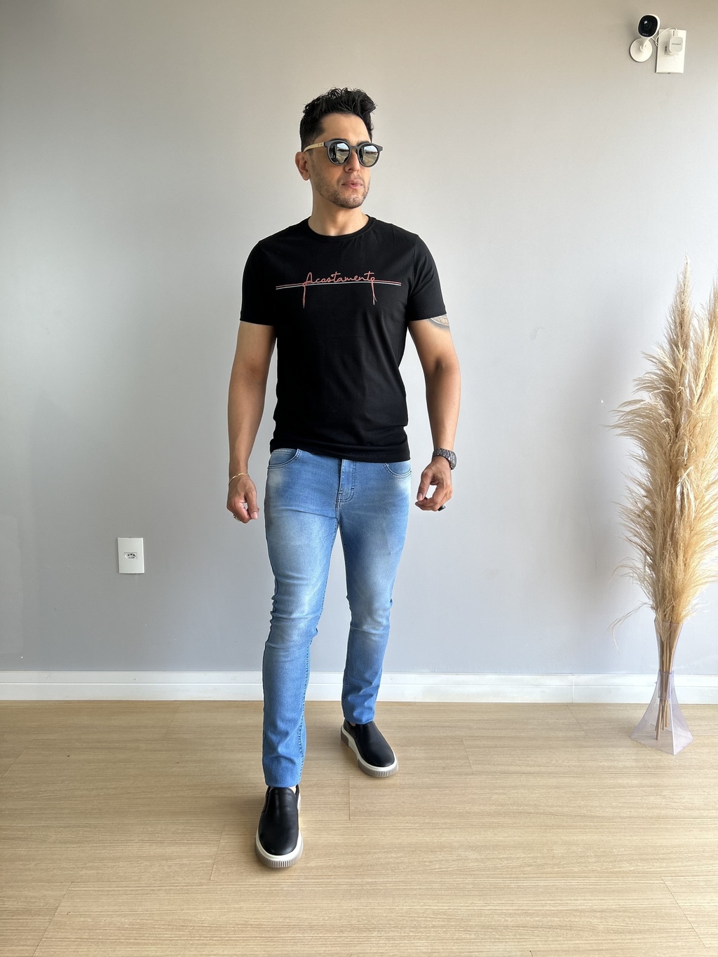 Camiseta Assinatura Preta 2044 - Acostamento - comprar online