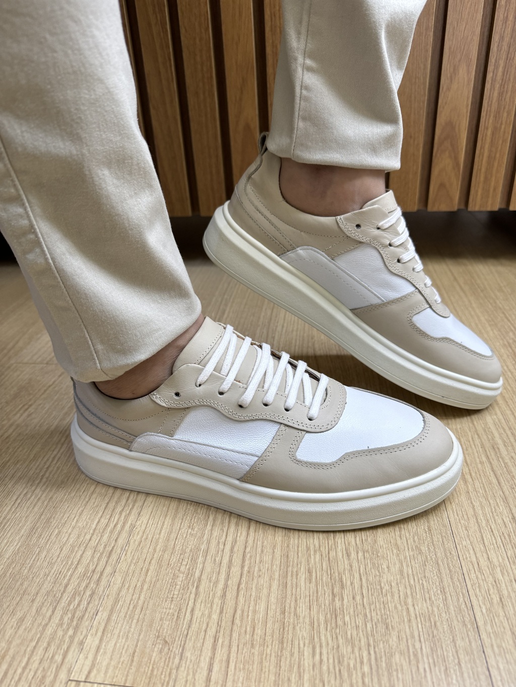 Tenis Sneaker Boston Branco / Bege 16809 - Conquest